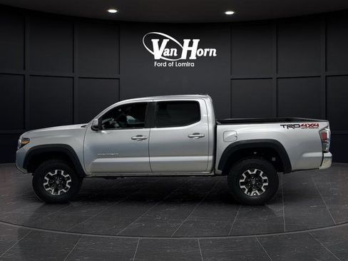 Used 2023 Toyota Tacoma TRD Off-Road image 10