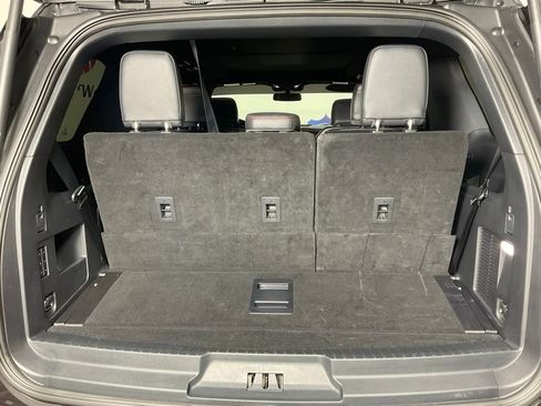 Used 2024 Ford Expedition Limited RWD image 11