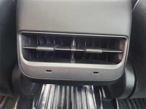 Used 2023 Tesla Model 3 Standard Range image 21