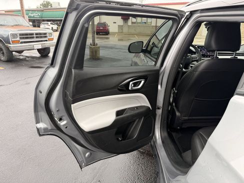 Used 2023 Jeep Compass Limited AWD/4WD image 13