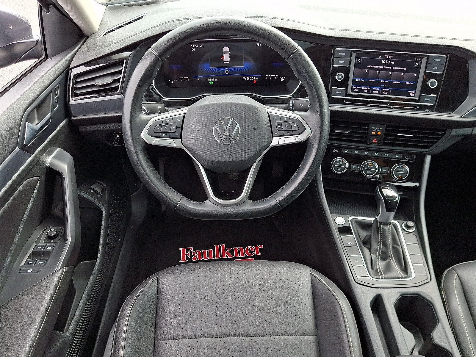 Used 2024 Volkswagen Jetta SE FWD image 11