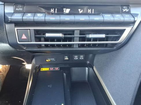 Used 2025 Toyota Camry LE FWD image 43