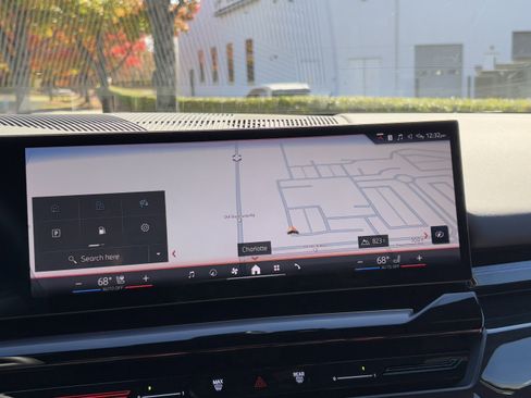 Certified 2025 BMW 530i xDrive w/ Premium Package image 25