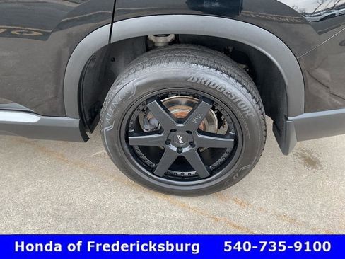 Used 2023 Honda Pilot Touring image 11