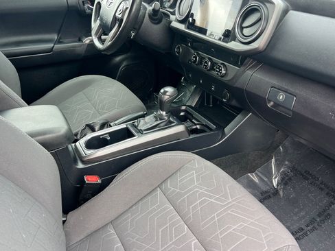 Used 2017 Toyota Tacoma TRD Sport w/ Tow Package RWD image 33