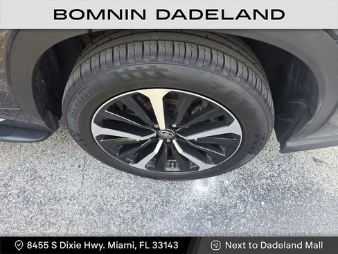 Used 2022 Toyota Highlander XSE image 7