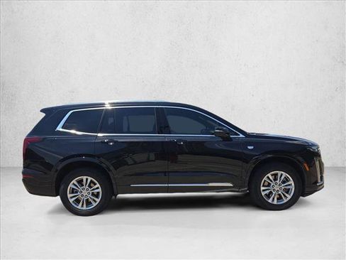 Used 2025 Cadillac XT6 Luxury FWD image 4