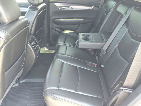 Certified 2025 Cadillac XT5 Luxury w/ LPO, Floor Liner Package FWD image 24