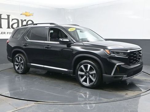 Used 2023 Honda Pilot Touring image 6
