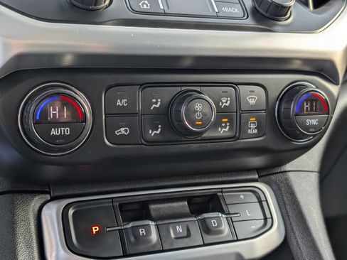 Used 2022 GMC Acadia SLT w/ LPO, Floor Liner Package image 20