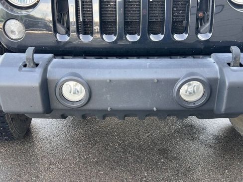 Used 2017 Jeep Wrangler Sport w/ Connectivity Group image 10