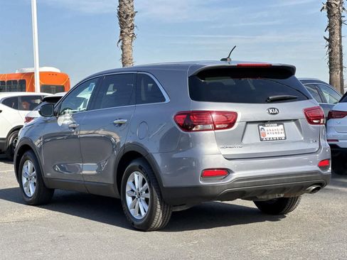 Used 2020 Kia Sorento AWD V6 image 4