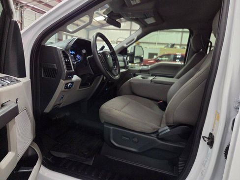 Used 2020 Ford F250 XLT w/ XLT Premium Package AWD/4WD image 6