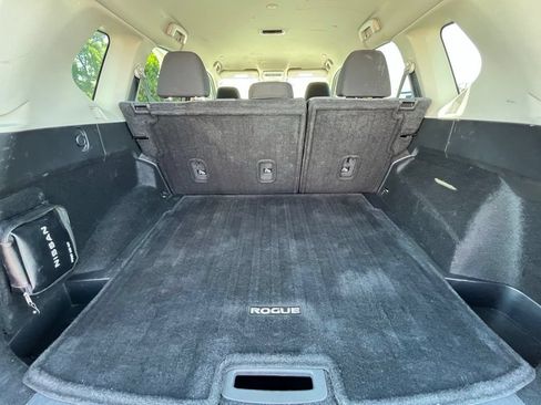 Used 2022 Nissan Rogue SV FWD image 28