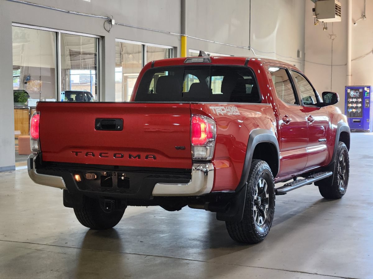 Used 2022 Toyota Tacoma TRD Off-Road AWD/4WD image 8