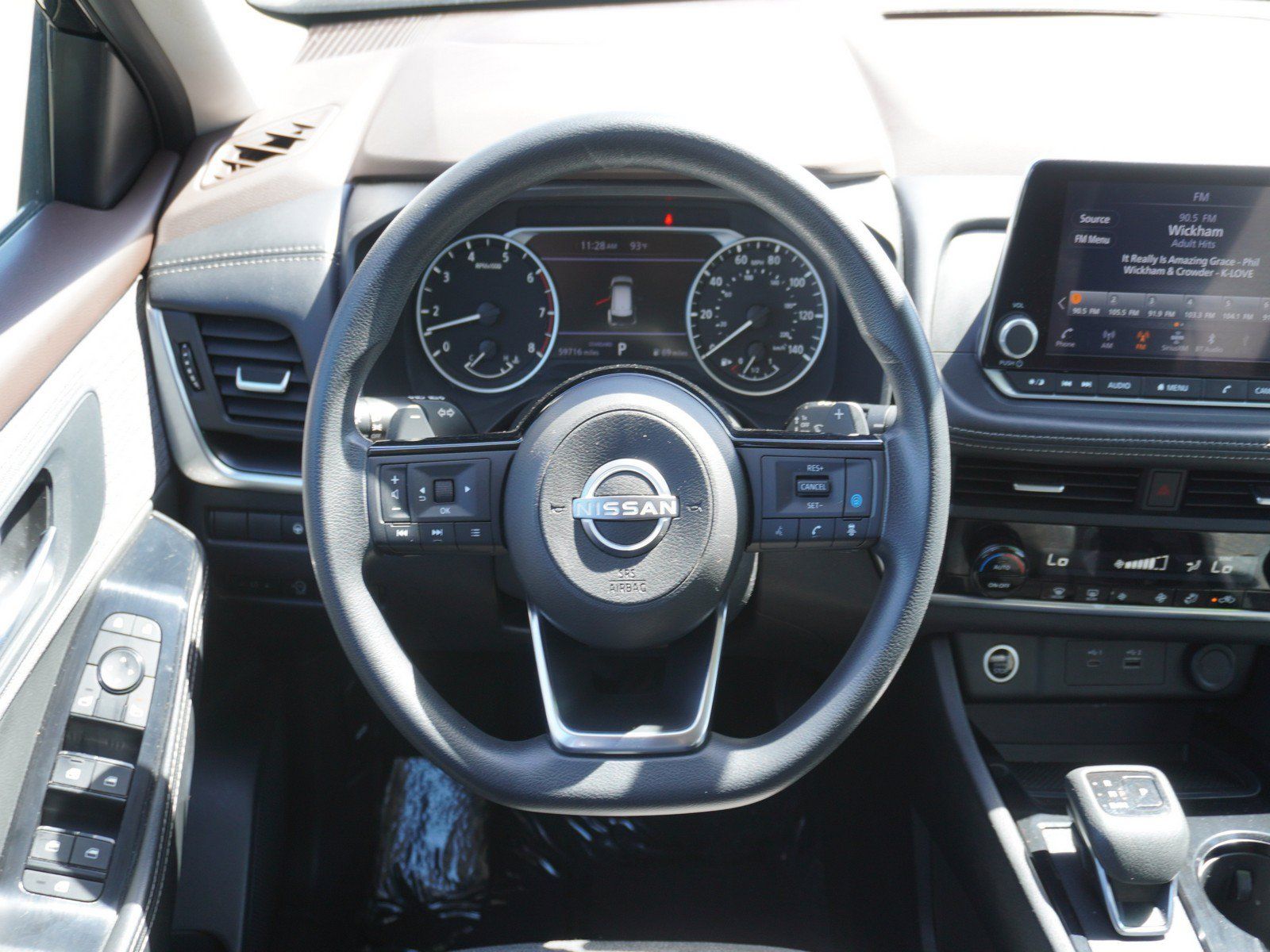 Used 2023 Nissan Rogue SV FWD image 14
