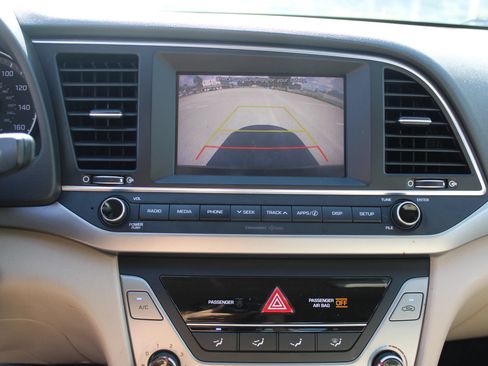 Used 2018 Hyundai Elantra SEL FWD image 13