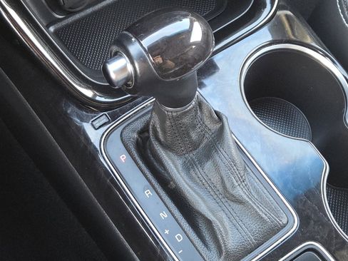 Used 2015 Kia Sorento SX image 29