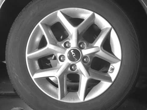 Used 2025 Kia Soul LX w/ LX Technology Package FWD image 15