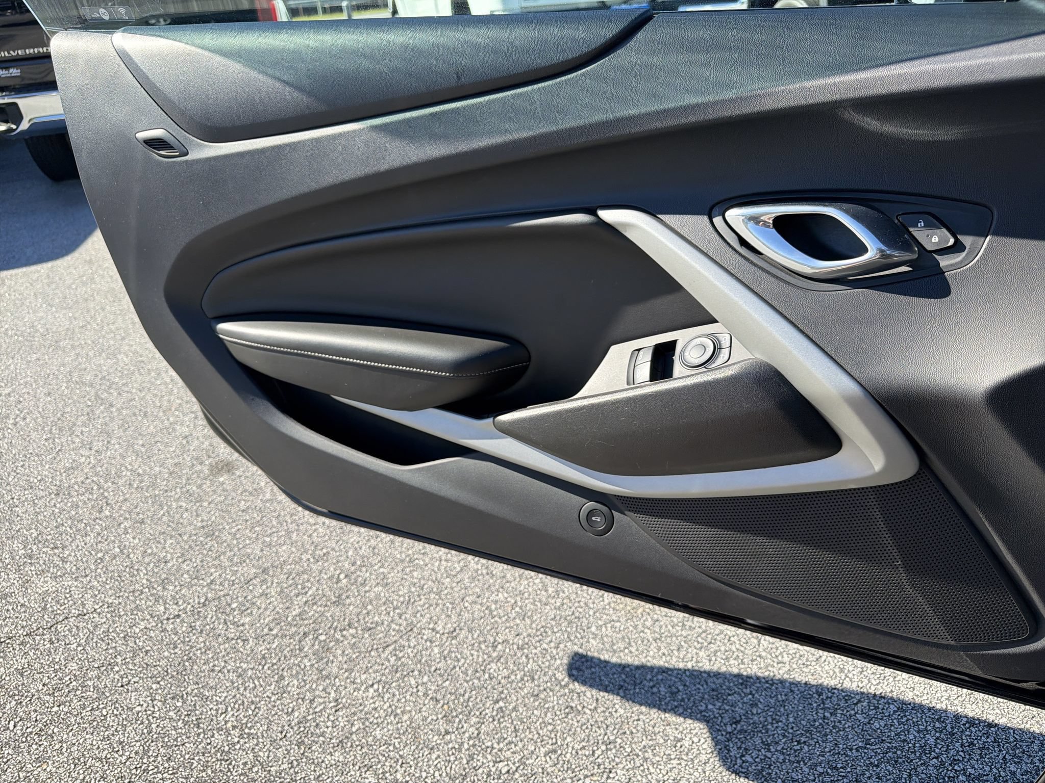 Used 2016 Chevrolet Camaro LT RWD image 13