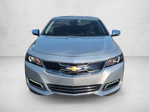 Used 2017 Chevrolet Impala Premier w/ Enhanced Convenience Package image 2