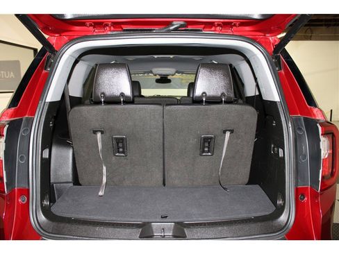 Used 2023 GMC Acadia SLT image 21