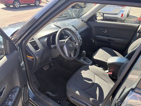 Used 2011 Kia Soul + FWD image 10