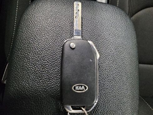Used 2019 Kia Forte LXS FWD image 32
