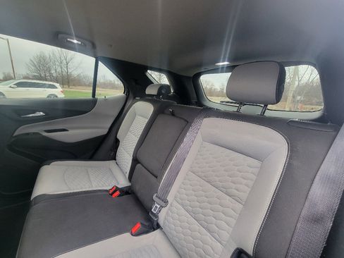 Used 2018 Chevrolet Equinox LS image 24