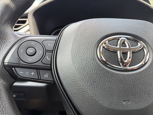 Certified 2025 Toyota RAV4 XLE FWD image 10