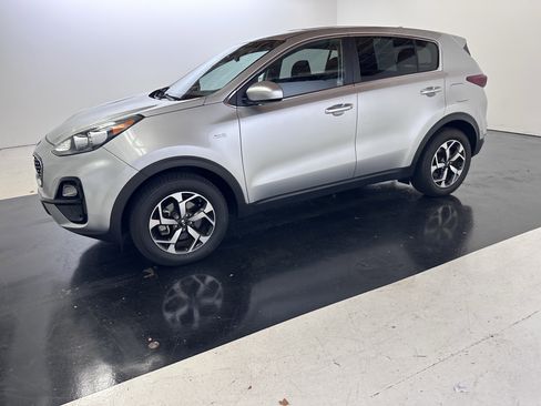 Used 2021 Kia Sportage LX image 9