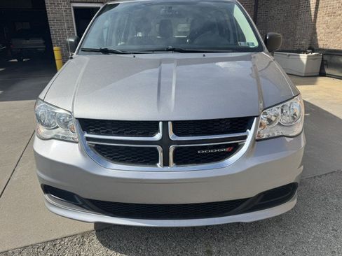 Used 2016 Dodge Grand Caravan American Value Package w/ UConnect Hands-Free Group FWD image 8