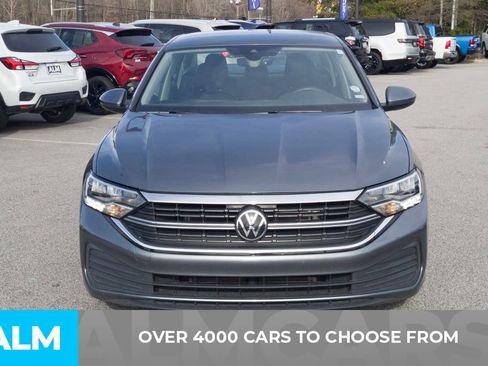Used 2024 Volkswagen Jetta SE image 2