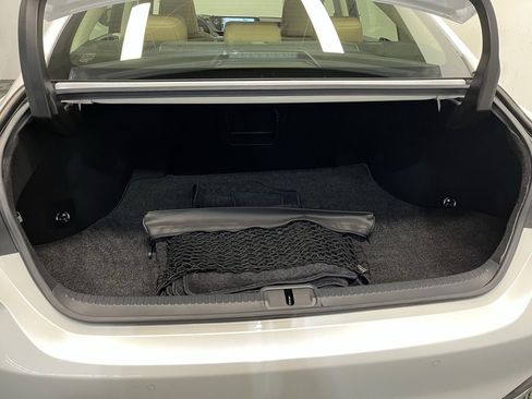 Used 2019 Lexus ES 300h w/ Luxury Package image 19