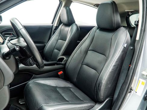 Used 2019 Honda HR-V Touring image 35