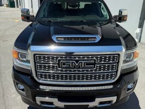Used 2019 GMC Sierra 2500 Denali AWD/4WD image 12