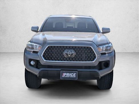 Used 2019 Toyota Tacoma TRD Off-Road image 2
