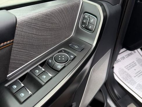 Used 2024 Ford F450 Platinum w/ FX4 Off-Road Package image 23