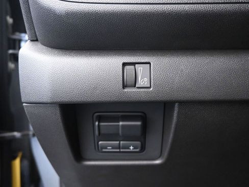 Used 2025 Chevrolet Colorado W/T w/ WT Custom Package image 26