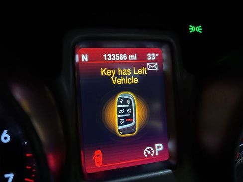 Used 2015 Dodge Journey Crossroad w/ Flexible Seating Group image 12