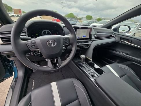 Used 2026 Toyota Camry SE w/ Convenience Package FWD image 16