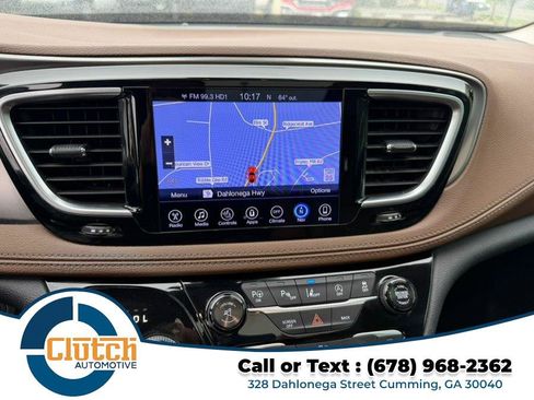 Used 2017 Chrysler Pacifica Limited FWD image 28