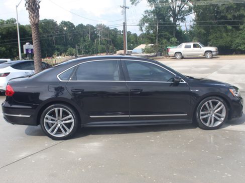 Used 2017 Volkswagen Passat 1.8T R-Line image 2