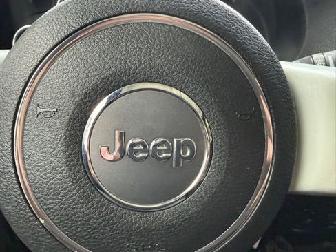Used 2012 Jeep Wrangler Unlimited Sahara AWD/4WD image 29