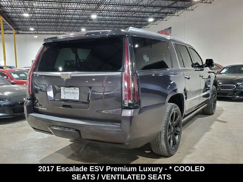 Used 2017 Cadillac Escalade ESV Premium Luxury RWD image 9