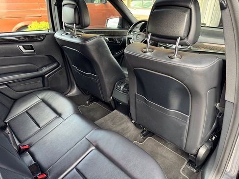 Used 2016 Mercedes-Benz E 350 Sedan image 19