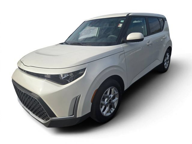 Used 2025 Kia Soul LX FWD image 8