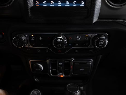 Used 2022 Jeep Gladiator Sport AWD/4WD image 34