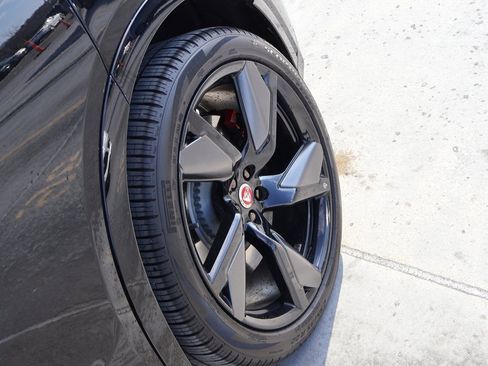 Used 2022 Jaguar F-PACE SVR image 41