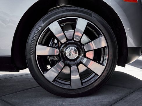 Used 2023 Rolls-Royce Cullinan image 22